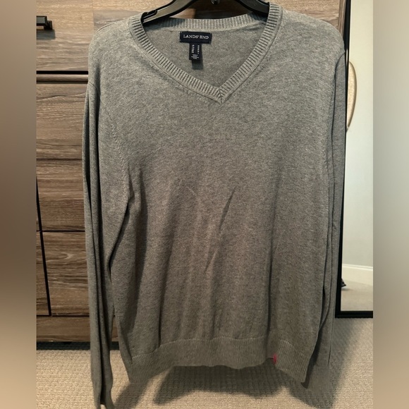 Men’s size medium vneck sweater - Picture 1 of 4